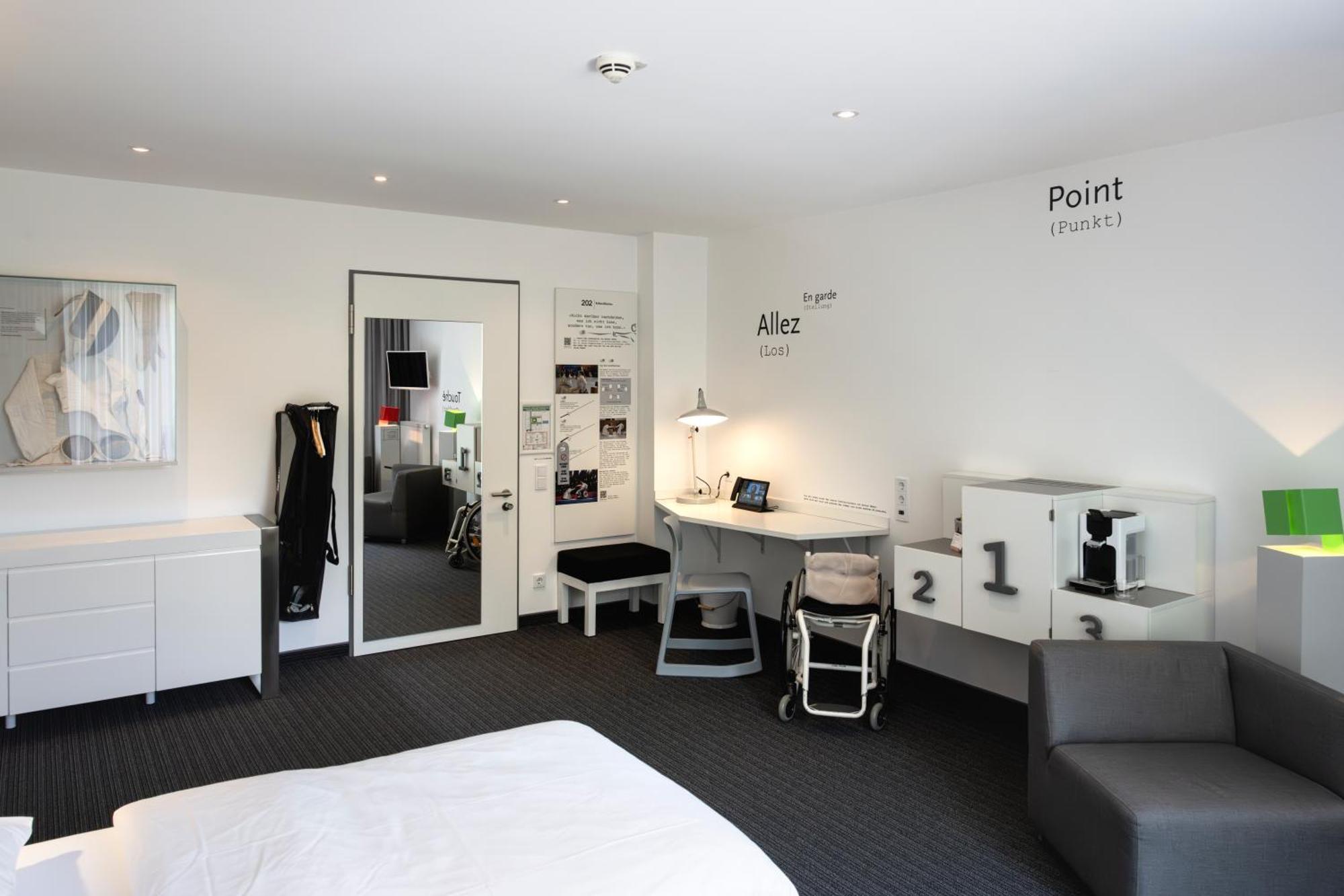Sport- & Seminarhotel Glockenspitze Altenkirchen  Pokoj fotografie